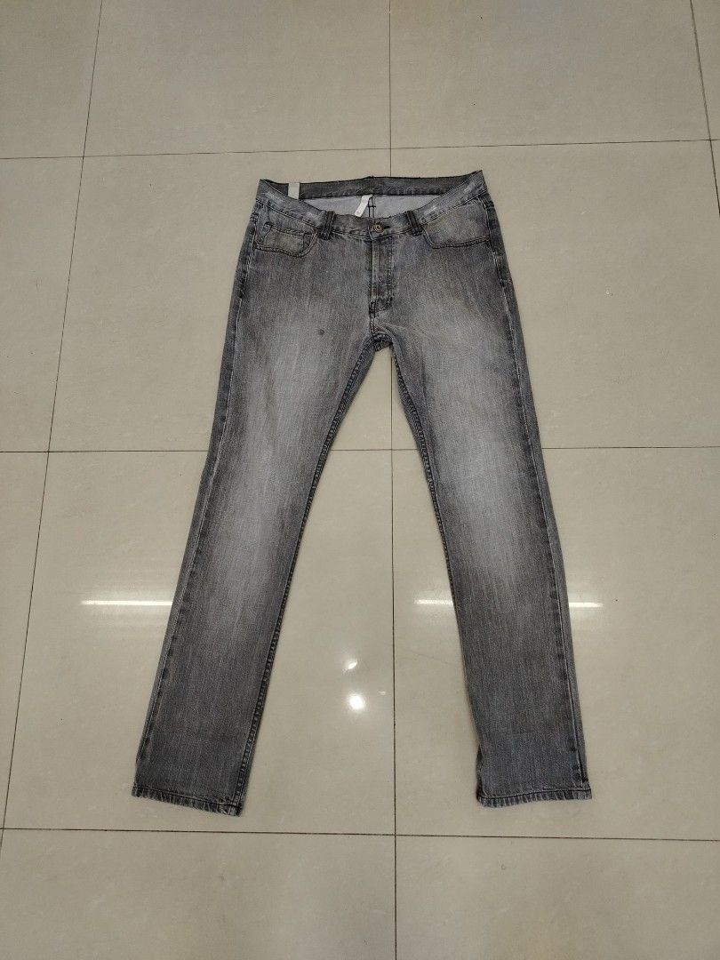 Men's Olive Green Jeans (Category: Jeans) located in San Pablo. Submitted by nhatzstuffz (Listing ID 1406761687, Image 2). Description: all guds As New LRG Pants size 32 price 899+sf Matix size 34 price 750+sf Dc Grey size 34 price 699+sf.