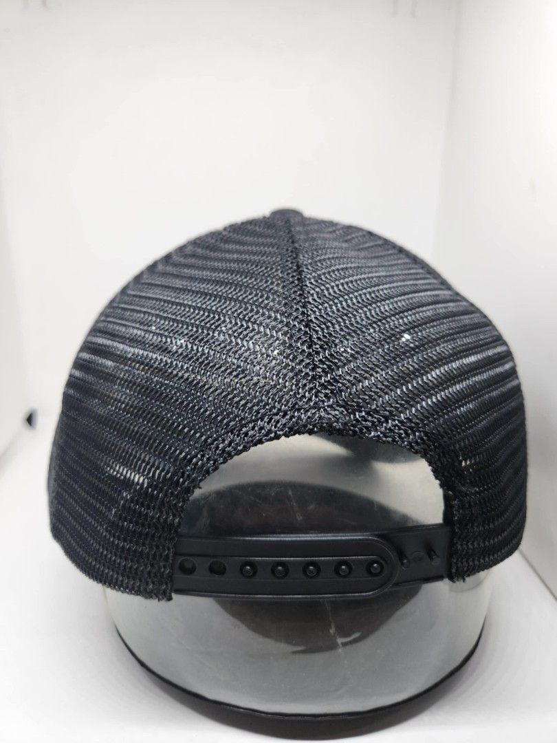 Mercedes Benz Cap (Category: Caps & Hats) located in Makati City. Submitted by CAPSnHATS (Listing ID 1406747585, Image 3). Description: fresh from balikbayan box what you see is what you get actual picture posted sf 90pesos MM.