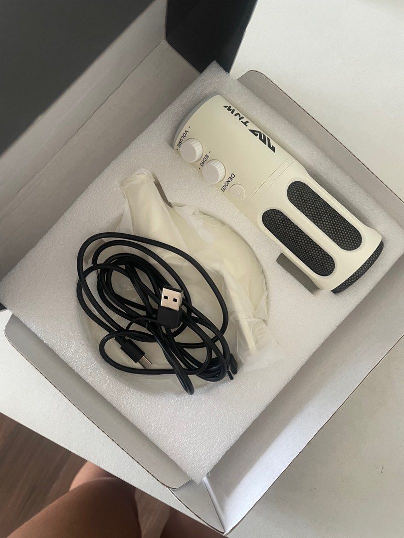 Microphone USB desktop Mic Audio (Category: Microphones) located in Makati City. Submitted by moonch4n (Listing ID 1406750107, Image 2). Description: RFS: don’t need it anymore .