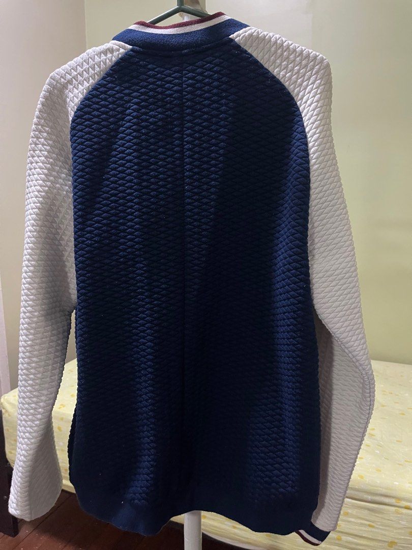 Mogao Blue and White Jacket (Category: Coats, Jackets and Outerwear) located in Valenzuela. Submitted by patpeev (Listing ID 1406677997, Image 2). Description: Mogao Jacket - Blue and White - Size: Large - No issues RFS: Decluttering 📍Marulas, Valenzuela MOD: Lalamove or JNT MOP: Maya or Gcash.