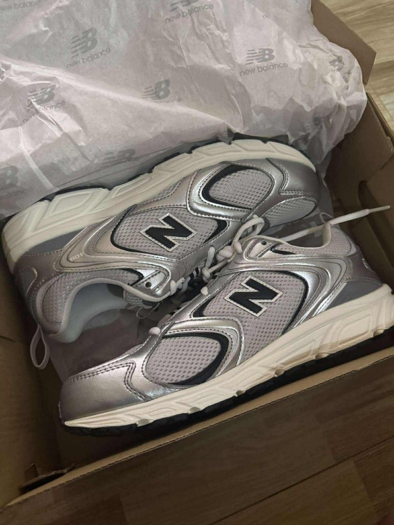 New Balance 408 (Category: Sneakers) located in Bacoor. Submitted by gensto (Listing ID 1406764301, Image 1). Description: unisex.brand New. Never worn. Bought from shoppe mall of new balance for Php 4,500+. Can show proof of authenticity. Original po ito. Last price Size: USM = 8.5 US W = 10 RFS: Maling size po naorder ko..