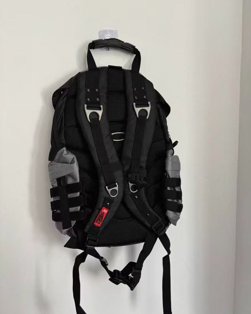 Oakley Archive O Pack 4.0 00S Tactical Utility Backpack – Gray