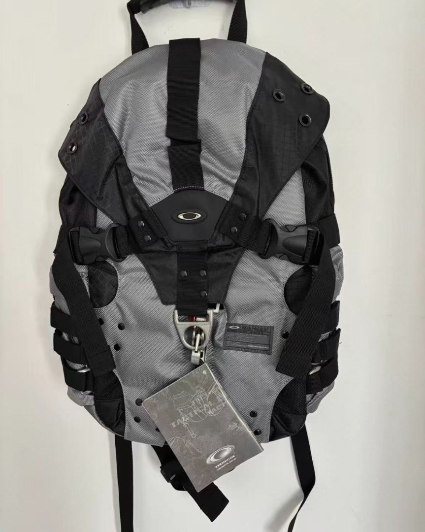 Oakley Archive O Pack 4.0 00S Tactical Utility Backpack – Gray