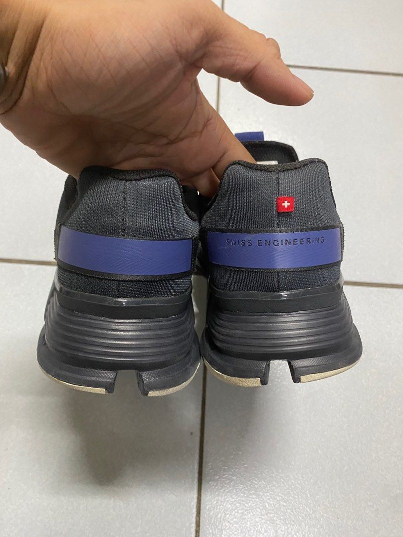 On Cloudflow Running Shoes Black (Category: Sneakers) located in Pasig City. Submitted by bootsoftravel_ph (Listing ID 1406714878, Image 2). Description: On Cloudnova Form used - Good FOR SALE No box Issue: slight drags Price ₱ 3,000 only size: EU 41 / UK 7.5 / US 8 Guaranteed 100% Legit 💯 We ship nationwide 🚚.
