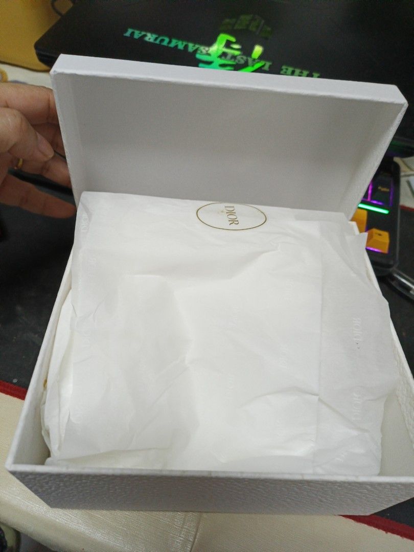 Pre-loved Dior box size 18x16x9cm (Category: Storage Boxes & Baskets) located in Pasay City. Submitted by khim1202ma07307 (Listing ID 1406716686, Image 2). Description: Pre-loved Dior box size 18x16x9cm.