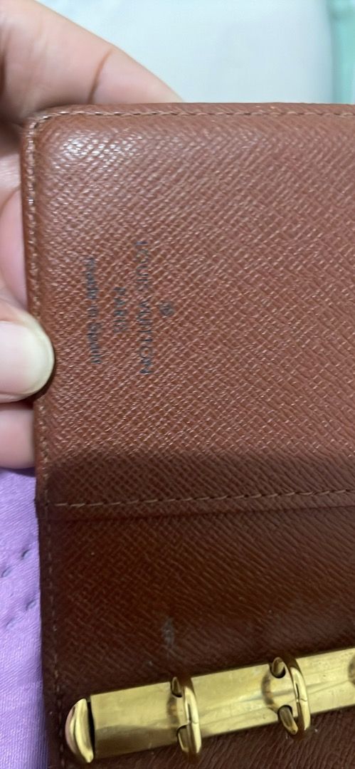 Preloved LV Agenda Notebook Cover - Authentic in good condition (Category: Luxury Bags & Wallets) located in Caloocan City. Submitted by zealcrystal-1309 (Listing ID 1406760221, Image 2). Description: LV Agenda with 4 card slots .