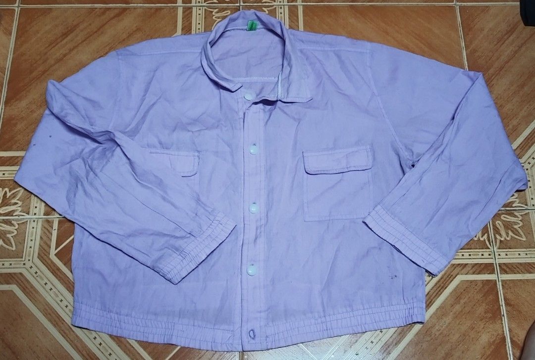 Purple Cropped Button-Down Polo (Category: Others Tops) located in Navotas City. Submitted by iceee21 (Listing ID 1406741727, Image 1). Description: 📍 Navotas City Size: Waist 44 inch, Bust 44 inch, Underarm 20 inch, Shoulder 18 inch Color: Purple - preloved, but not abused - minimal stains, some can be washed.