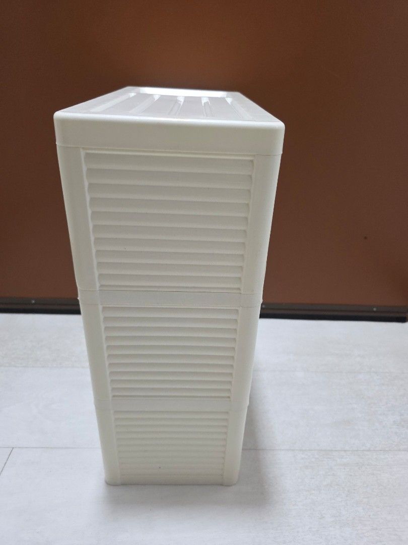 Stackable Plastic Storage Drawer (Category: Storage Boxes & Baskets) located in Singapore. Submitted by miss_jm (Listing ID 1406746618, Image 3). Description: - as per photos - 40 x 20 x 50cm.