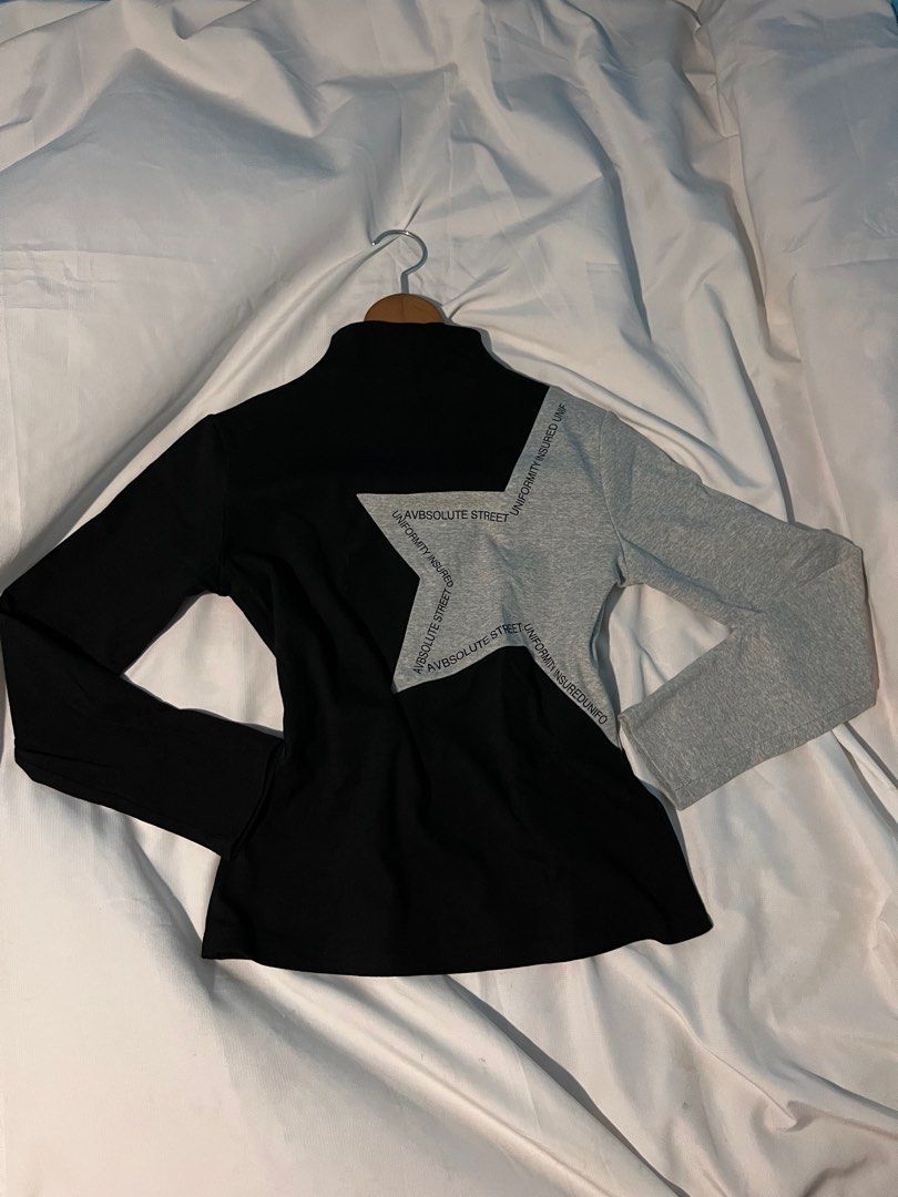 Star Longsleeves (Category: Coats, Jackets and Outerwear) located in Valenzuela. Submitted by sterlings (Listing ID 1406717962, Image 1). Description: Size: S-M Loc. Valenzuela MOP. Gcash .