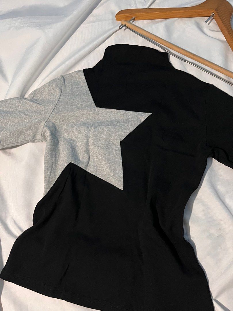 Star Longsleeves (Category: Coats, Jackets and Outerwear) located in Valenzuela. Submitted by sterlings (Listing ID 1406717962, Image 2). Description: Size: S-M Loc. Valenzuela MOP. Gcash .
