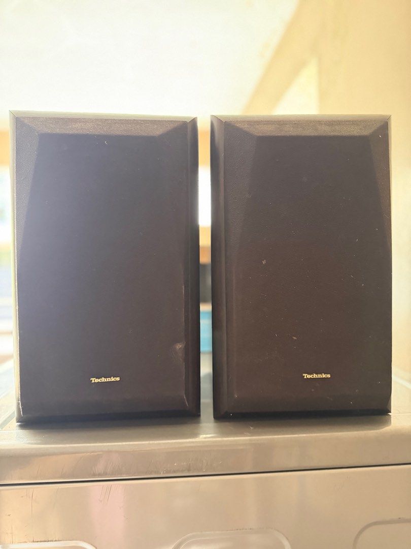 Technics SM10 Bookshelf Speaker (Category: Soundbars, Speakers & Amplifiers) located in Bulacan. Submitted by mysticdeer.6d7f47 (Listing ID 1406711069, Image 1). Description: Technics SBM10 Bookshelf 120W .