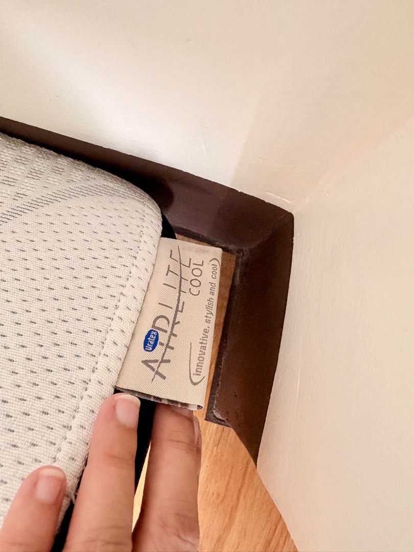 Uratex Airlite Cool foam mattress (Category: Bed Frames & Mattresses) located in Valenzuela. Submitted by seseliax (Listing ID 1406676811, Image 2). Description: for sale w/ freebie Uratex Airlite Cool mattress medium firm single size 36" x 75", 4" thickness 5 years warranty sa mismong Uratex almost 1 year lang nagamit di po ito yung ordinary lang na binebenta sa SM originally priced @ 4,800.00+ tawaran nyo na lang di po bata/baby ang gumamit rea