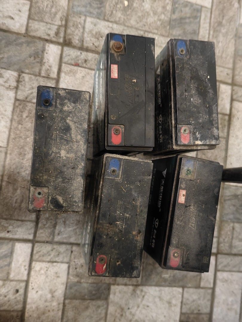Used Ebike Battery (Category: Bicycles) located in Bulacan. Submitted by aemcloset (Listing ID 1406744953, Image 2). Description: 5 pcs used ebike battery Pick up Malolos Bulacan As is where is.
