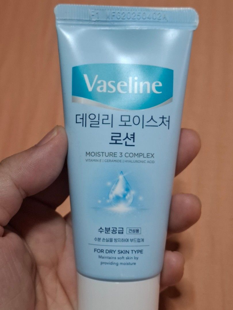 Vaseline Daily Moisture Lotion (Korea) (Category: Body Care) located in Marikina City. Submitted by modacaridad (Listing ID 1406679538, Image 1). Description: From Korea 60ml Brand new SF c/o buyer.