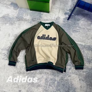 (Category: ) located in . Submitted by pickplanet_sneaker_shirt (Listing ID 1406903559, Image 1). Description: .