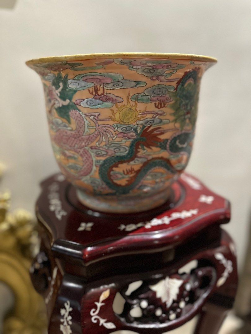 Antique Vase Jar and Bowl (Category: Vases & Decorative Bowls) located in Manila. Submitted by gingerbreadman20 (Listing ID 1406863539, Image 3). Description: For sale antique vase jar bowl Perfect home decor For sale 2.4k each only - flower jar and vase, dragon bowl No issue Perfect for collectors.