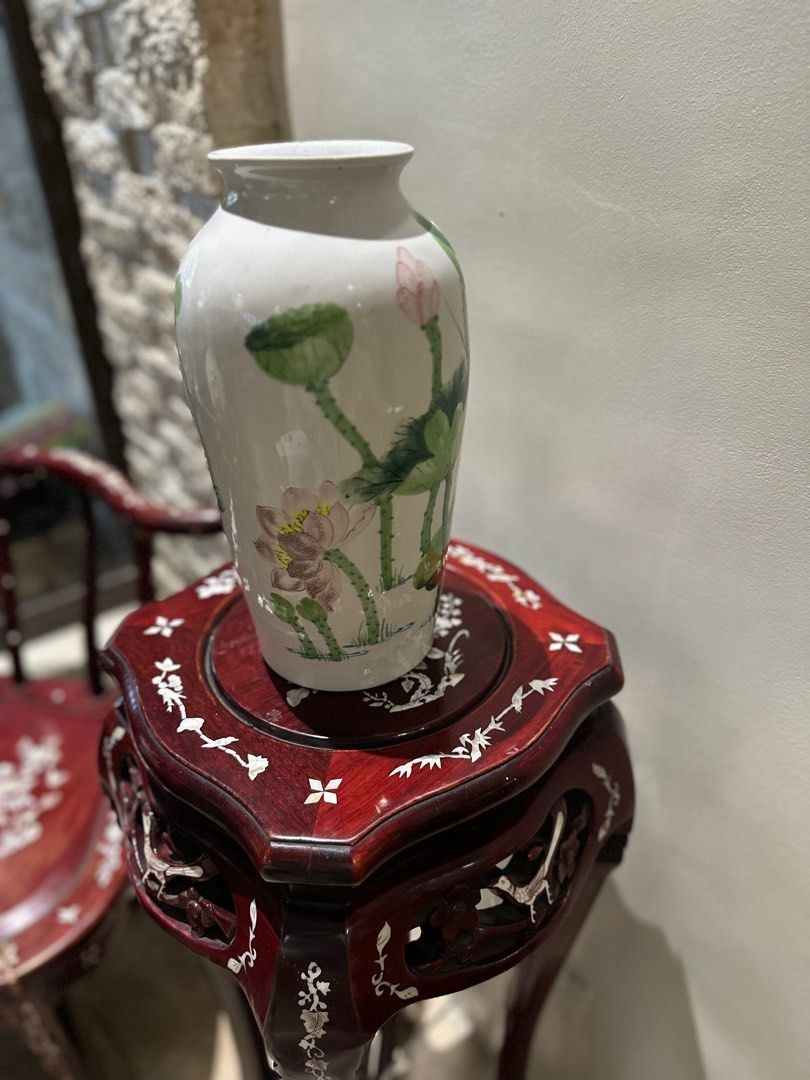 Antique Vase Jar and Bowl (Category: Vases & Decorative Bowls) located in Manila. Submitted by gingerbreadman20 (Listing ID 1406863539, Image 2). Description: For sale antique vase jar bowl Perfect home decor For sale 2.4k each only - flower jar and vase, dragon bowl No issue Perfect for collectors.