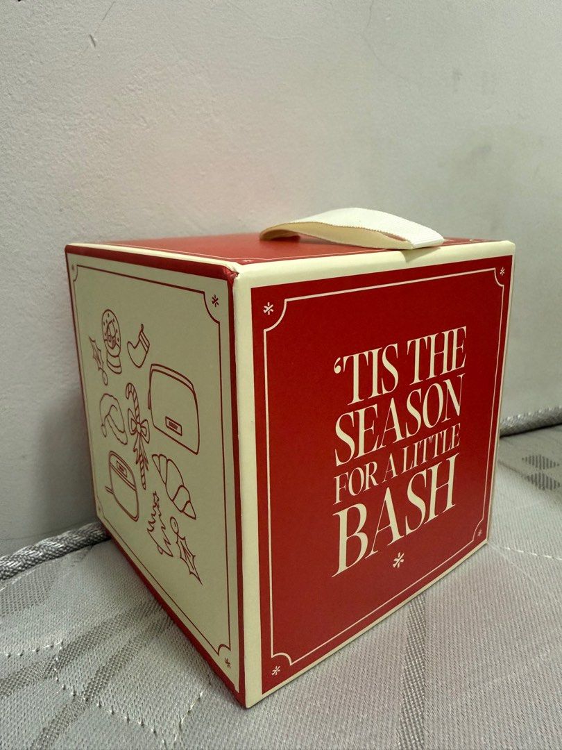 BASH Manila Holiday Collection Gift Box (Category: Purses & Pouches) located in Manila. Submitted by mandu03 (Listing ID 1406978110, Image 1). Description: .