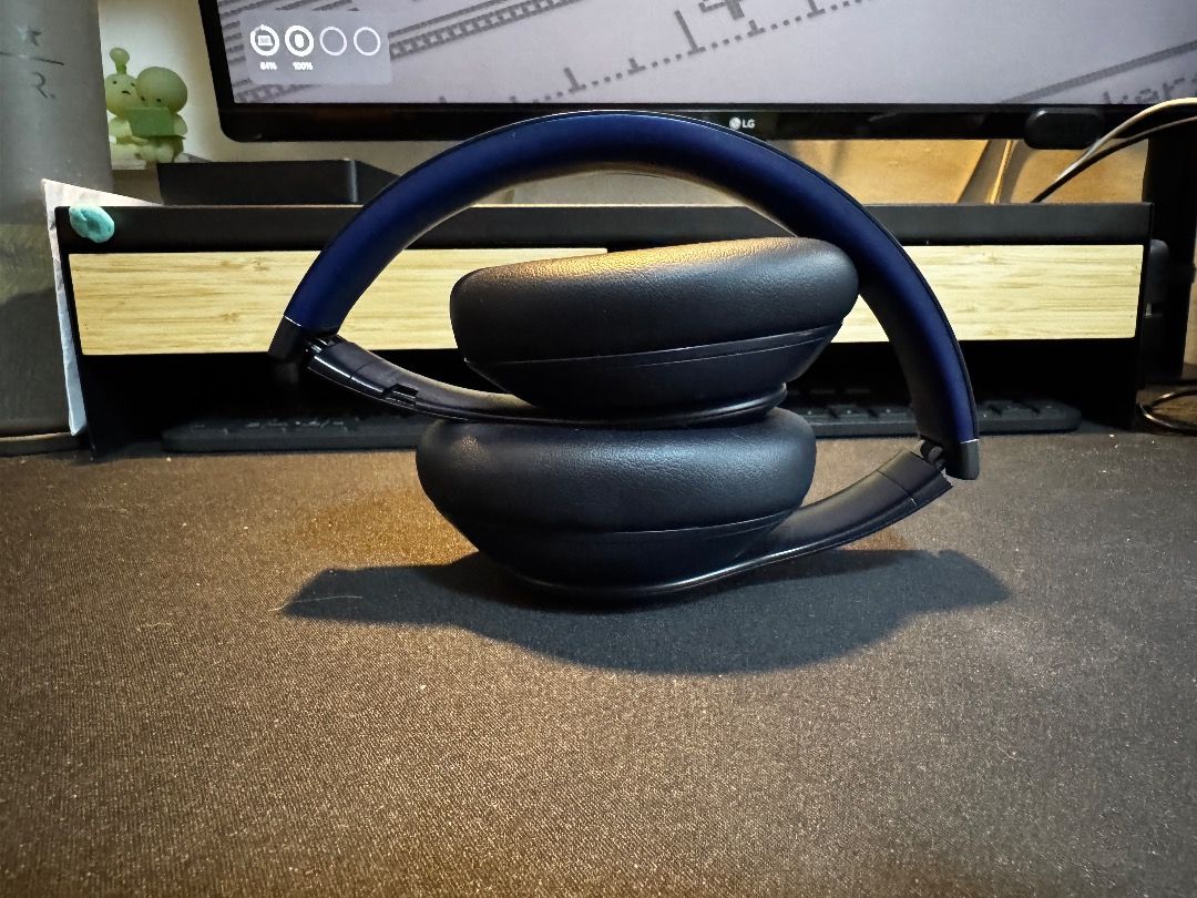 Beats Studio Pro (Category: Headphones & Headsets) located in Pasay City. Submitted by djsstuff (Listing ID 1406906977, Image 3). Description: Beats Studio Pro Has small damage in left ear hinge but it's still functional ——————— RFS: Need funds for hospital bills -- PAY AS YOU ORDER -- Payment options: Maya (preferred), BPI, CIMB, Metrobank, UnionBank, GCash, Pay upon pickup (LBC only) Delivery options: Meet-up (Preferred) (Starbucks Torre Lorenz