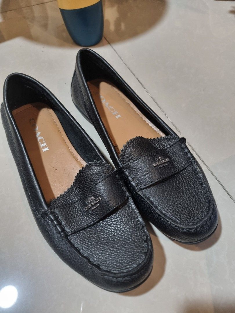 Coach Odette Leather Loafers (Category: Loafers) located in Paranaque City. Submitted by sampgm (Listing ID 1406909846, Image 1). Description: Authentic COACH bought in the US. Size: US 36.5 Used 2 times only, then stored. In great condition, except the underside of the tongue is chapped due to storage. Pickup and delivery are to be arranged by the buyer..