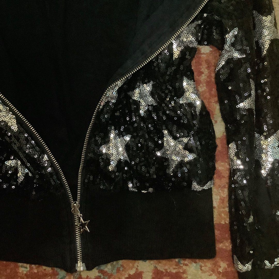 Denny Rose Star Sequins Jacket (Category: Coats, Jackets and Outerwear) located in Cabanatuan. Submitted by chieezyx (Listing ID 1406819352, Image 2). Description: - Cuffed - Hooded.