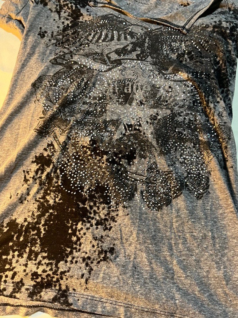 Grunge Y2k Rhinestones Shirt (Category: Shirts) located in Quezon City. Submitted by reverencesiren.ph (Listing ID 1406816671, Image 2). Description: Not noticeable incomplete beads.
