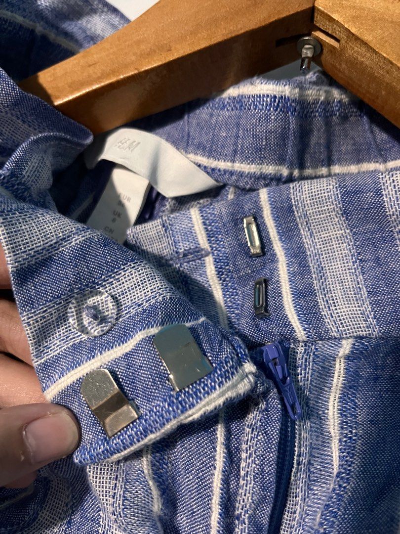 H&M paper box blue stripes shorts (Category: Shorts) located in Valenzuela. Submitted by sterlings (Listing ID 1406922780, Image 3). Description: Size:23-30 Location: Valenzuela MOP.Gcash.