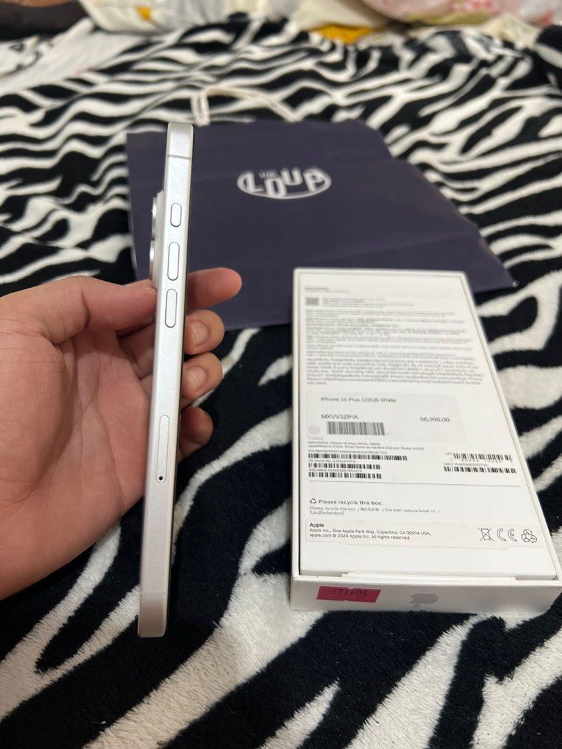 Iphone 16 plus 128gb (Category: iPhone 16 Series) located in Angeles City. Submitted by kabs_dc (Listing ID 1406828100, Image 2). Description: 16 plus 128gb open line Factory unlocked 100 batt health (20 cycle count) no issue under warranty july 30,2025 .