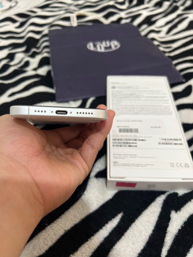 Iphone 16 plus 128gb (Category: iPhone 16 Series) located in Angeles City. Submitted by kabs_dc (Listing ID 1406828100, Image 3). Description: 16 plus 128gb open line Factory unlocked 100 batt health (20 cycle count) no issue under warranty july 30,2025 .