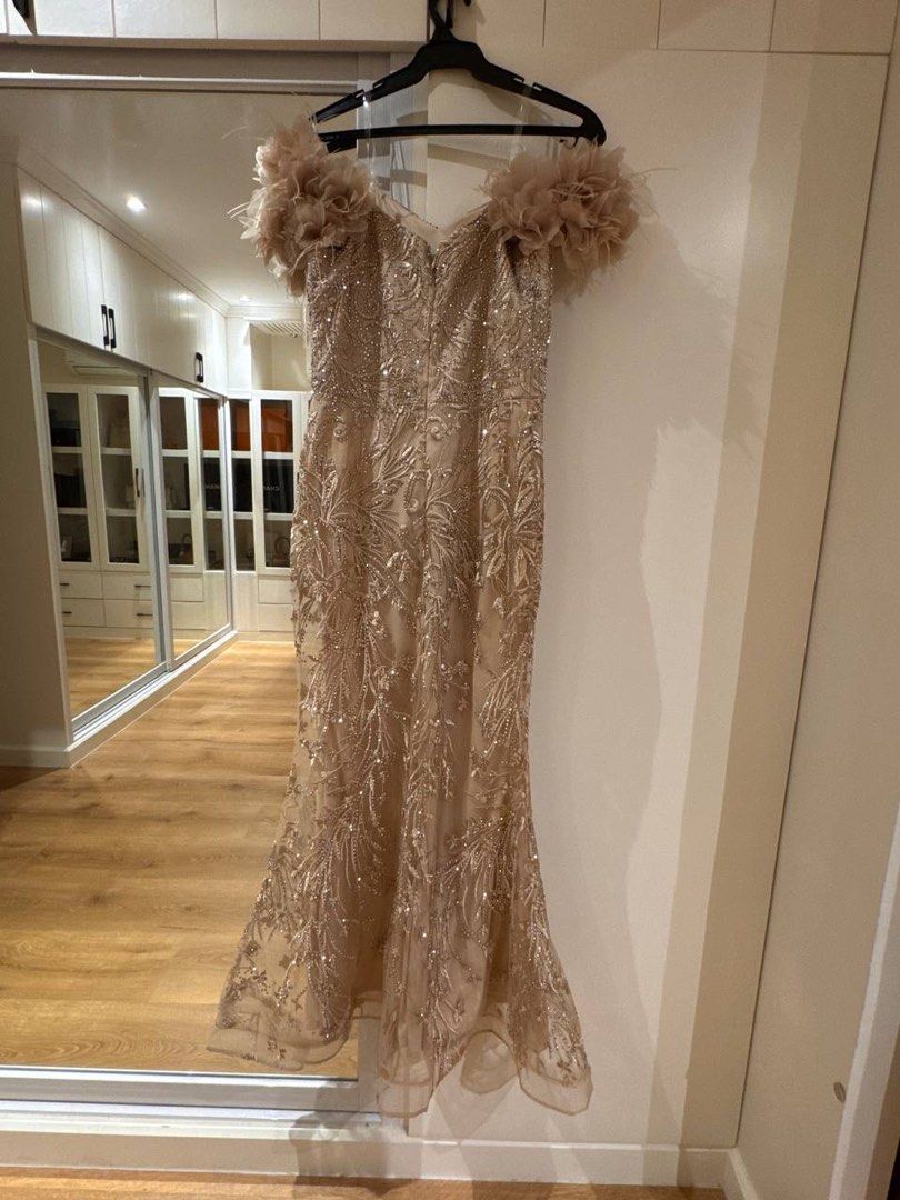 Long Dress Nude Color (Category: Evening dresses & gowns) located in Paranaque City. Submitted by kkullects (Listing ID 1406859001, Image 2). Description: RFS: Decluttering Size: stated as Large but waistline is 28 inches (M) Like new - used it once Location: BF Homes, Parañaque MOP: Gcash / Maya / Seabank MOD: Gogo Xpress / J&T ** Customers will shoulder the shipping fee.