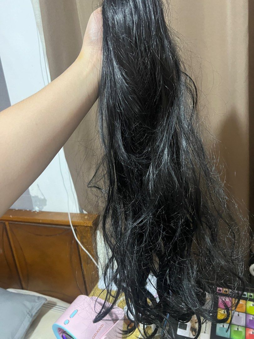 Long hair black extension ponytail/ clip type (Category: Hair Accessories) located in Bulacan. Submitted by akcoliva (Listing ID 1406963313, Image 2). Description: Mahaba sya. 5,5 height ko Kindly see photos nalang sa quality Loc . Sjdm bulacan.