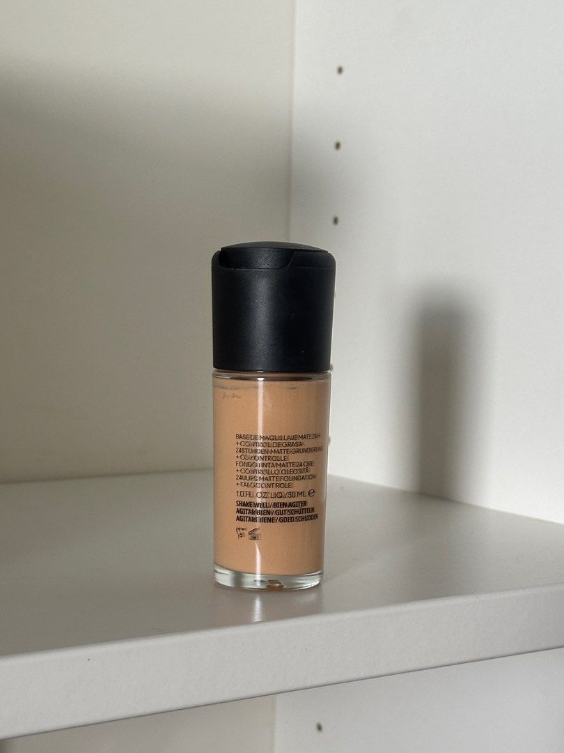 MAC Foundation NC20 (Category: Makeup) located in Quezon City. Submitted by makeupmatcha (Listing ID 1406835816, Image 2). Description: Used twice only. Not my shade Bought from Laz SDD via Lalamove/Grab only from North QC.