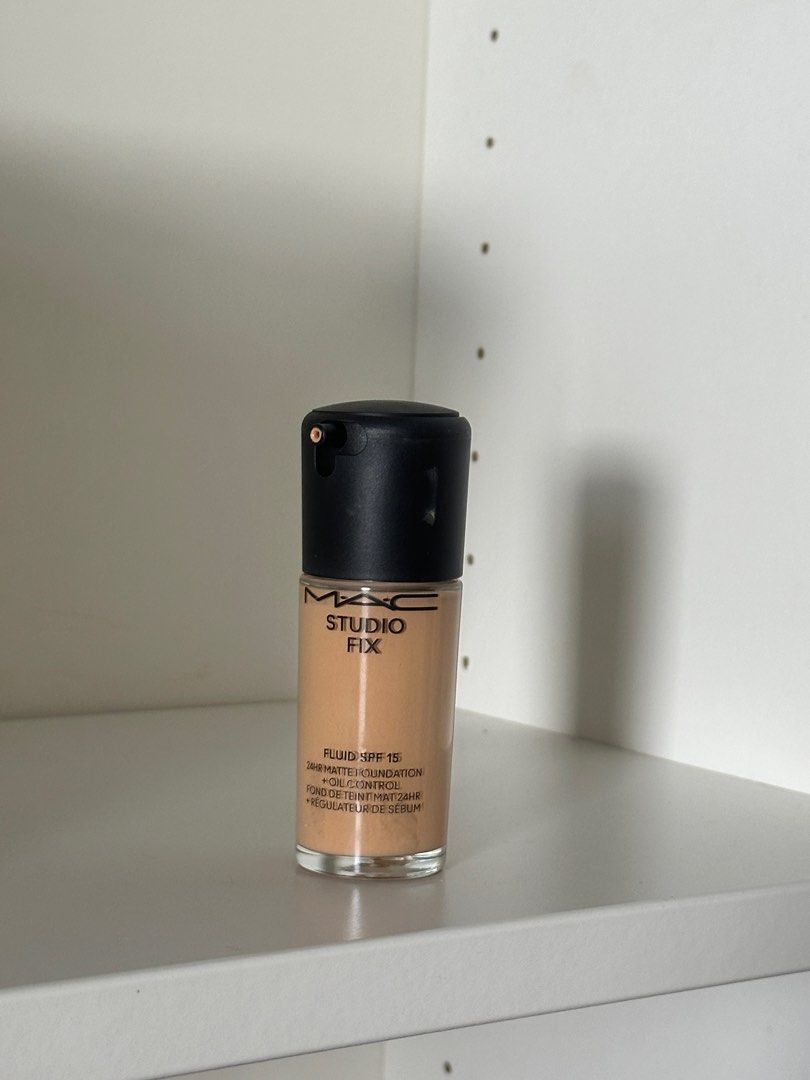 MAC Foundation NC20 (Category: Makeup) located in Quezon City. Submitted by makeupmatcha (Listing ID 1406835816, Image 1). Description: Used twice only. Not my shade Bought from Laz SDD via Lalamove/Grab only from North QC.