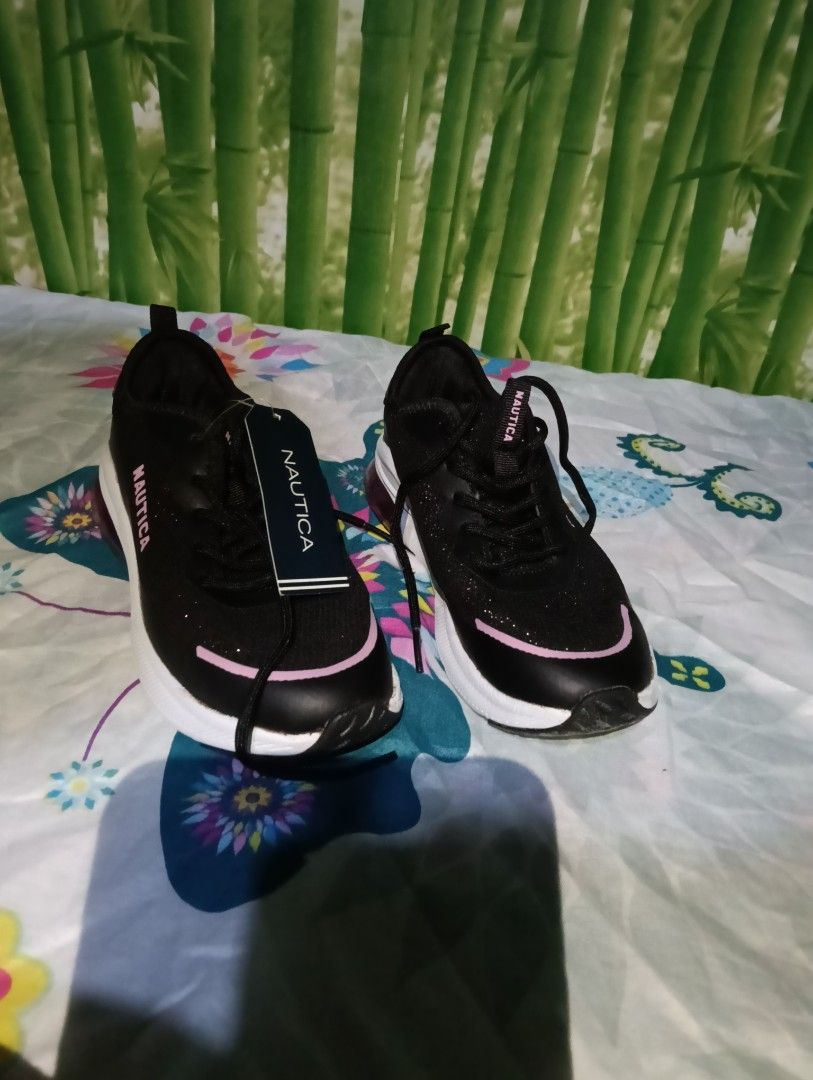 Nautica Berley Sneakers - Black (Category: Sneakers) located in Taguig. Submitted by trade_fairly (Listing ID 1406907962, Image 2). Description: - Nautica Berley sneakers - Color: Black with pink accents - Size: US 3, UK 2, EUR 34 - Features: White sole, laced-up - Condition: New with tag - Material: Synthetic/textile upper, man-made materials -Pre Teens not use, From US 🇺🇸😉 padala balik bayan box .