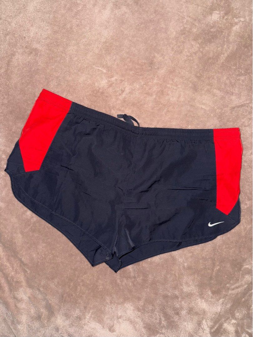 Nike Shorts (Category: Activewear) located in Hermosa. Submitted by xonarchive (Listing ID 1406986542, Image 1). Description: 19”x10”.