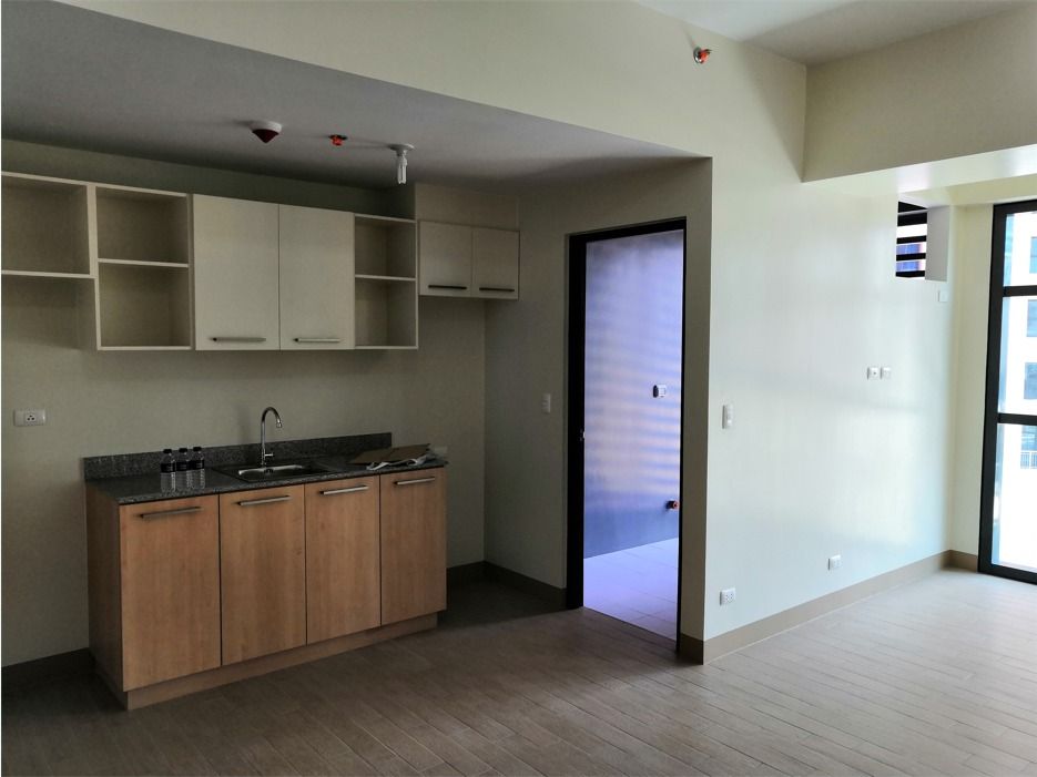 Noble Place Condominium (Category: Apartments & Condos) located in Quezon City. Submitted by kenzostos72704 (Listing ID 1406859060, Image 3). Description: Brand New 40 sqm Studio Type Unit (11K at 11th floor) located right in the heart of Manila. Free from encumbrance, never been used. Price slightly negotiable upon viewing..
