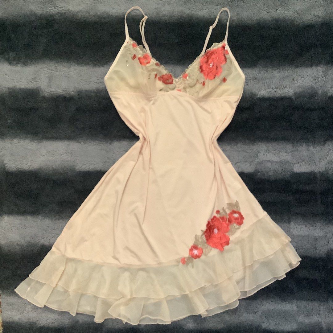 Peach Roses Sleepwear (Category: Dresses) located in Cabanatuan. Submitted by chieezyx (Listing ID 1406817577, Image 1). Description: - Five Feet Apart (Stella) coded! 🥹😪 .