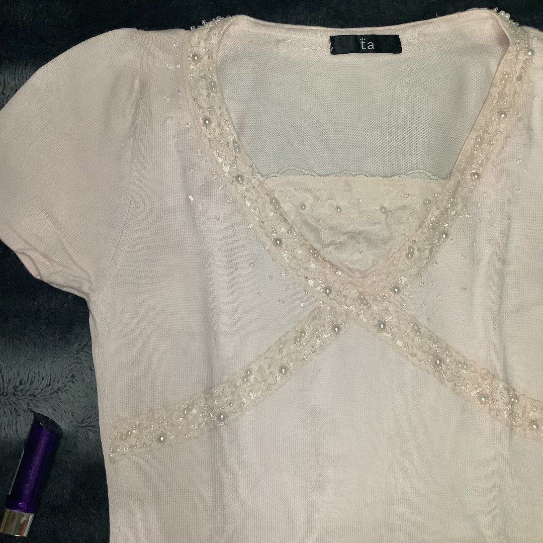 Pink Pearly Top (Category: Blouses) located in Cabanatuan. Submitted by chieezyx (Listing ID 1406816424, Image 3). Description: .
