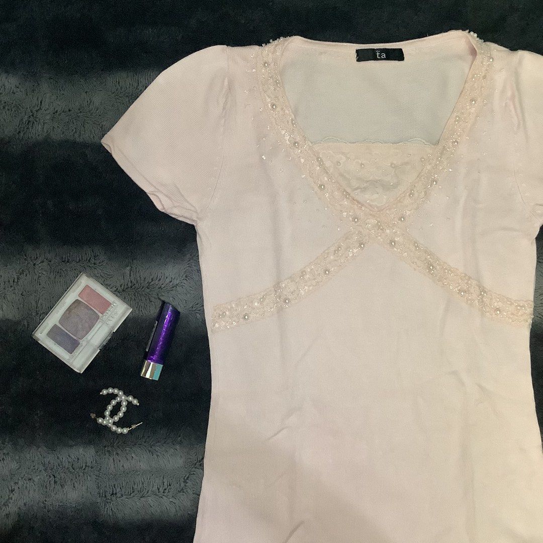 Pink Pearly Top (Category: Blouses) located in Cabanatuan. Submitted by chieezyx (Listing ID 1406816424, Image 1). Description: .