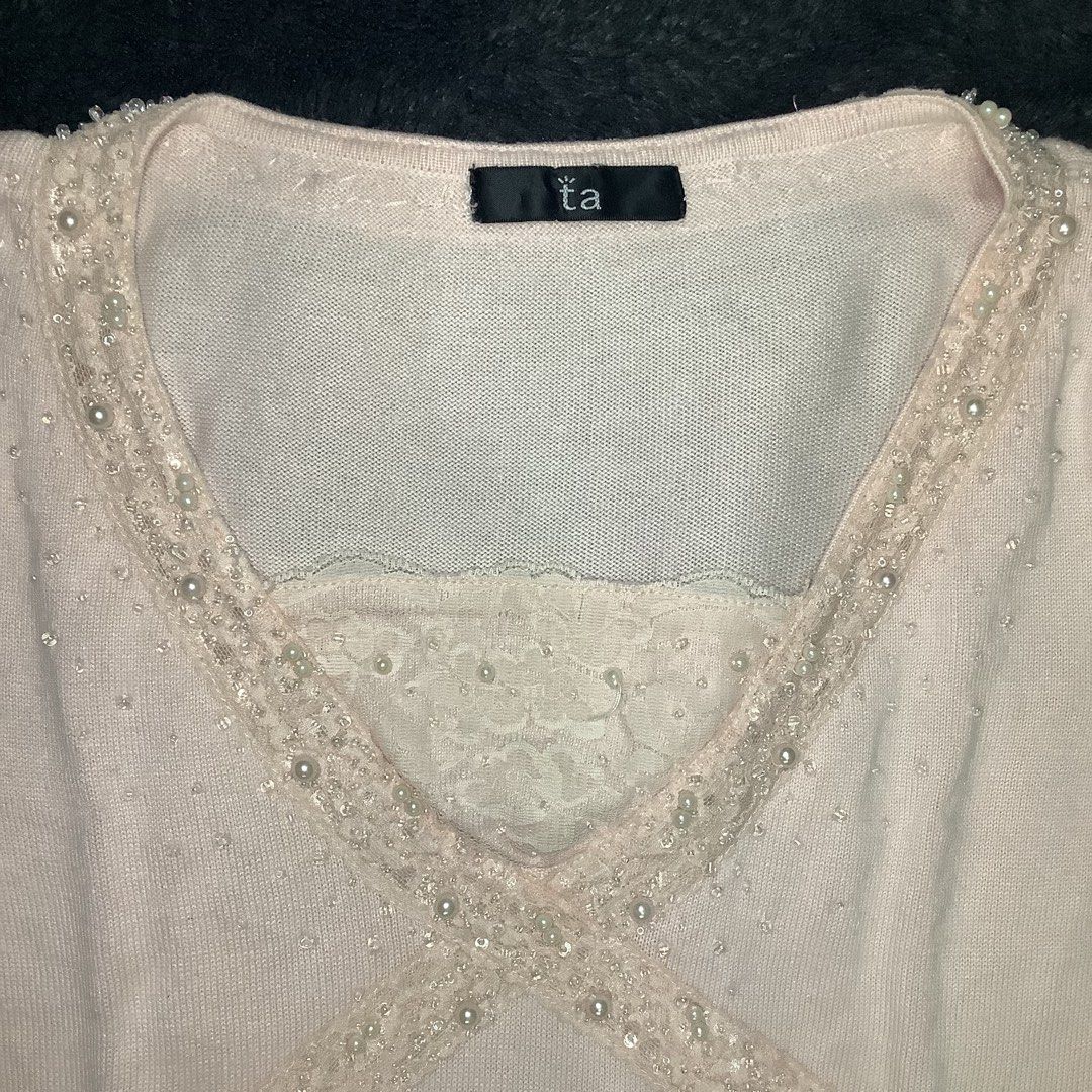 Pink Pearly Top (Category: Blouses) located in Cabanatuan. Submitted by chieezyx (Listing ID 1406816424, Image 2). Description: .