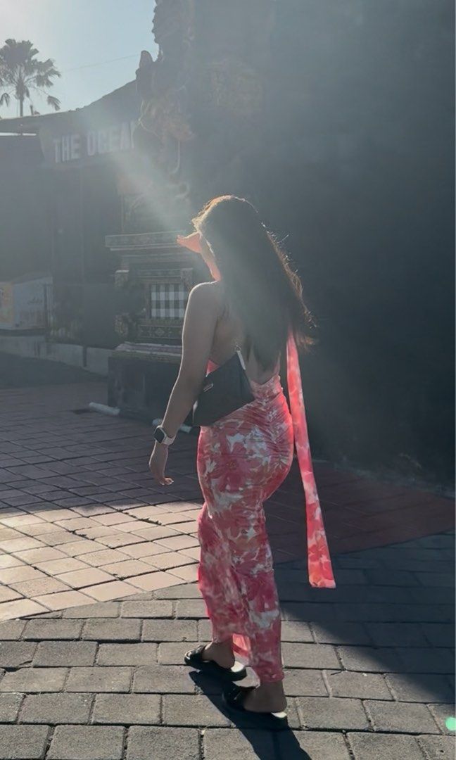 SHEIN Floral Backless Maxi Dress (Category: Dresses) located in Cavite. Submitted by julliaaa_ (Listing ID 1406890175, Image 2). Description: • Used once on a Bali trip • Perfect for summer, girl dates, and actual dates 💌💐 • Vv flattering esp for back photos • Snatched fit superr • One-sided tie around the neckk • Maxiii • No damages, great condition !! RFS: Decluttering DM for more info! .