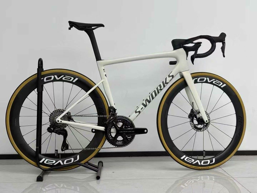 S-Works Tarmac SL8 Size 56 Pearl White (Category: Bicycles) located in Singapore. Submitted by paragon.cycles (Listing ID 1406966971, Image 1). Description: Size 56 Suitable for 177-185cm ✅ Shimano Dura-Ace Di2 R9270 ✅ Roval Integrated Handlebar ✅ Specialized Power Saddle ✅ 4iii Dual-Sided Powermeter ✅ Roval Rapide CLX II Wheelset Overseas Unit..
