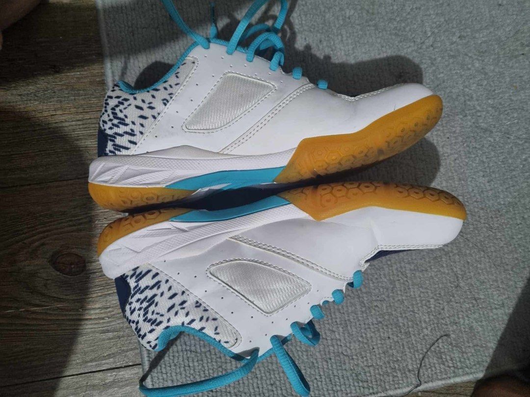 Yonex 771 Slim Badminton Shoes (Category: Sneakers) located in Malolos. Submitted by asxchandria (Listing ID 1406818547, Image 2). Description: YONEX Badminton Women's Shoes POWER CUSHION 771 SLIM SHB771S 551 White/Mint 2E • I used it only once during college intramurals, and it has remained unused since then. Size 35 / 22.5 (slightly negotiable ) • can do meet-ups / shipping at buyer's expense. • feel free to dm me for more inquires • Malolos Bu