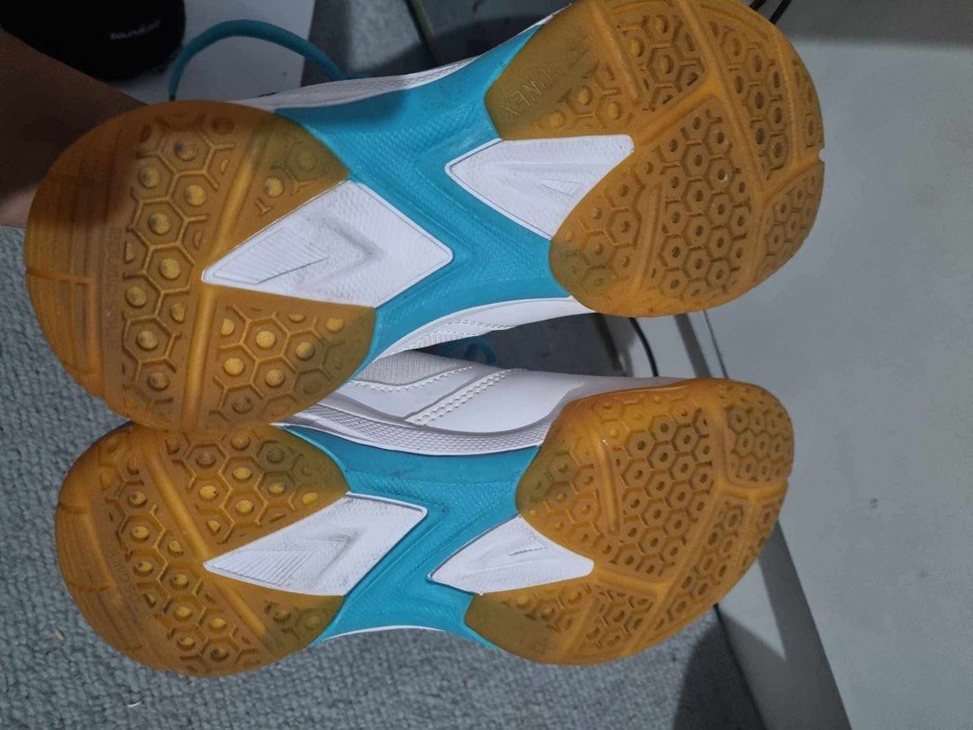Yonex 771 Slim Badminton Shoes (Category: Sneakers) located in Malolos. Submitted by asxchandria (Listing ID 1406818547, Image 3). Description: YONEX Badminton Women's Shoes POWER CUSHION 771 SLIM SHB771S 551 White/Mint 2E • I used it only once during college intramurals, and it has remained unused since then. Size 35 / 22.5 (slightly negotiable ) • can do meet-ups / shipping at buyer's expense. • feel free to dm me for more inquires • Malolos Bu