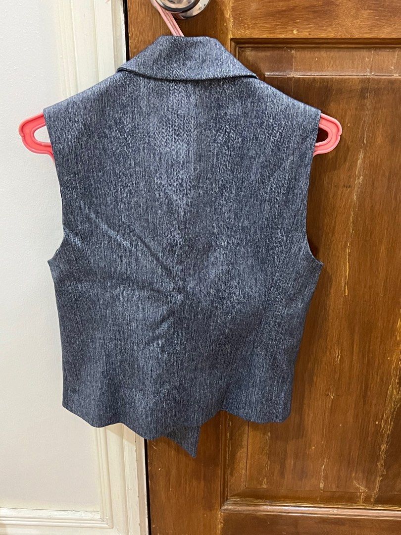Zara Waistcoat Top Never Used (Category: Blouses) located in Cagayan de Oro. Submitted by jammyjane (Listing ID 1406898624, Image 2). Description: Fits S-M.