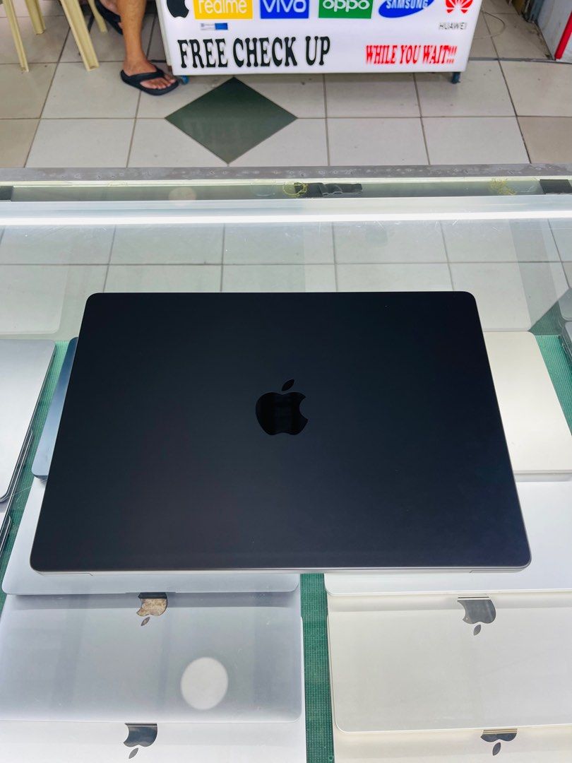 Apple MacBook Pro M3 14-inch, 2023 512/18 (Category: Laptops & Notebooks) located in Manila. Submitted by oddlion-e6f6 (Listing ID 1401954571, Image 3). Description: 💻For Sale: Secondhand❗️❗️❗️ Available now❗️❗️❗️ 👨🏻‍💻M1, M2, M3, M4 ✅ 👨🏻‍💻❗️Macbook Pro 👨🏻‍💻❗️14-inch, 2023 👨🏻‍💻❗️Processor: Apple M3 Pro 👨🏻‍💻❗️Storage: 512GB SSD 👨🏻‍💻❗️Memory: 18GB RAM MEMORY 👨🏻‍💻❗️Os: macOS Sequoia 15.3.2 👨🏻‍💻❗️Cycle Count: 50 👨🏻‍💻❗️Maxim