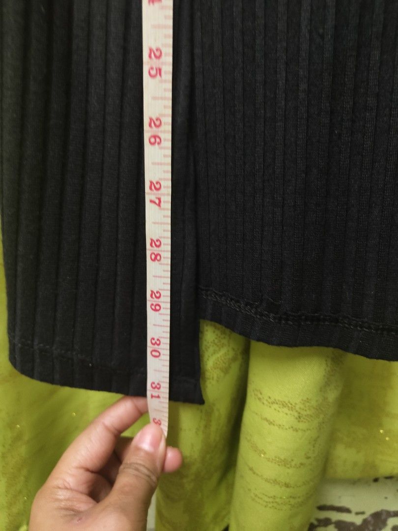 Black Ribbed Cardigan (Category: Coats, Jackets and Outerwear) located in Manila. Submitted by declutterwithme0809 (Listing ID 1401985828, Image 2). Description: - Black ribbed cardigan - Long sleeves - Mid-length design - Ribbed fabric - Open front - Approximately 30 inches long All items can be shipped thru lalamove,J&T,LBC. (no to free shipping) if i can't reply asap you can also message me on messenger: via martinez or on my number: 096120958