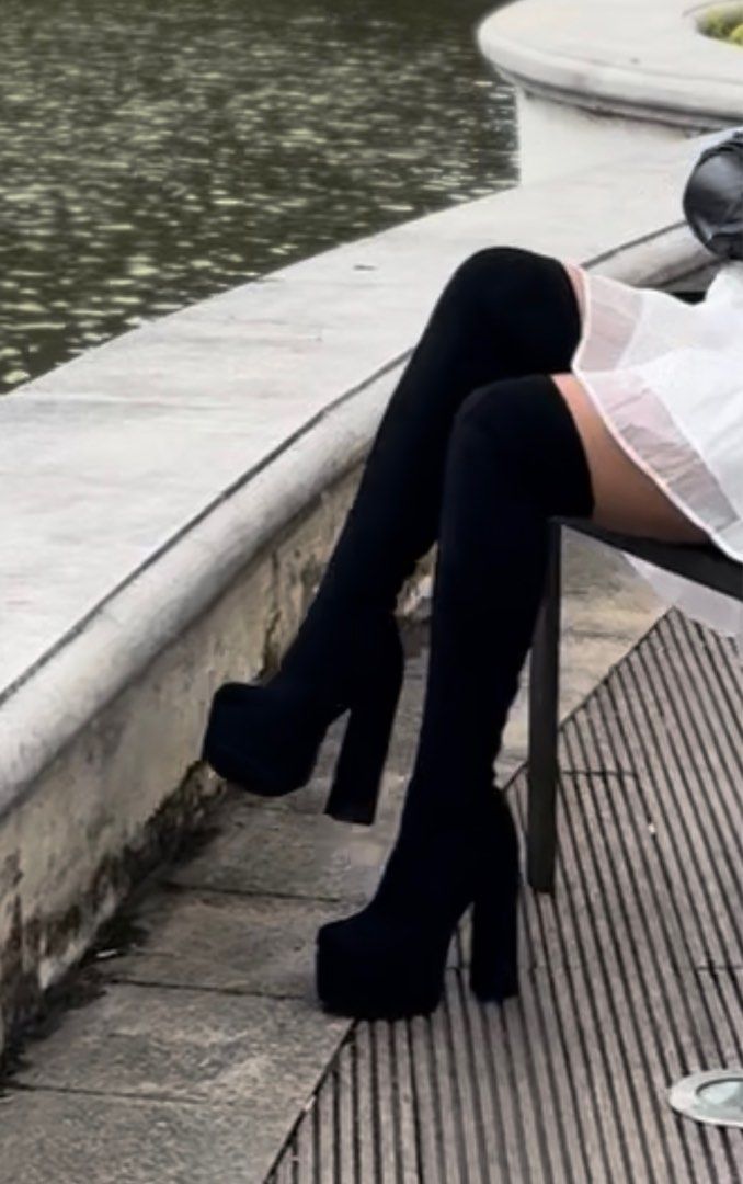 Black Thigh High Winter Boots (Category: Boots) located in Manila. Submitted by cheesetinefinds (Listing ID 1401942014, Image 1). Description: USED ONCE IN BEIJING BOUGHT IN CHINA - Black thigh-high boots - Made of soft, stretchy material - Over-the-knee length - Sleek, fitted design - Suitable for multiple outfits and occasions .