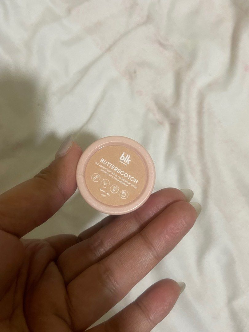 blk Cosmetics Life-Proof Airy Matte Foundation (Category: Makeup) located in Manila. Submitted by khyelasanc73892 (Listing ID 1401950188, Image 2). Description: Swatched onlyyy Shade: Butterscotch.