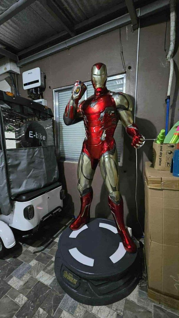 Cm Studio - Life Size Iron Man Statue with Infinity Gauntlet (Category: Figurines & Statues) located in Manila. Submitted by besh__ (Listing ID 1402091975, Image 1). Description: No issue complete Accessories with original box pm if interested can do meet ups lalamove pickup .